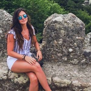 Meet your Posher, Emily